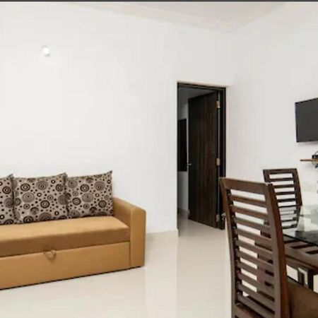 Esha Apartment Calangute Oda fotoğraf